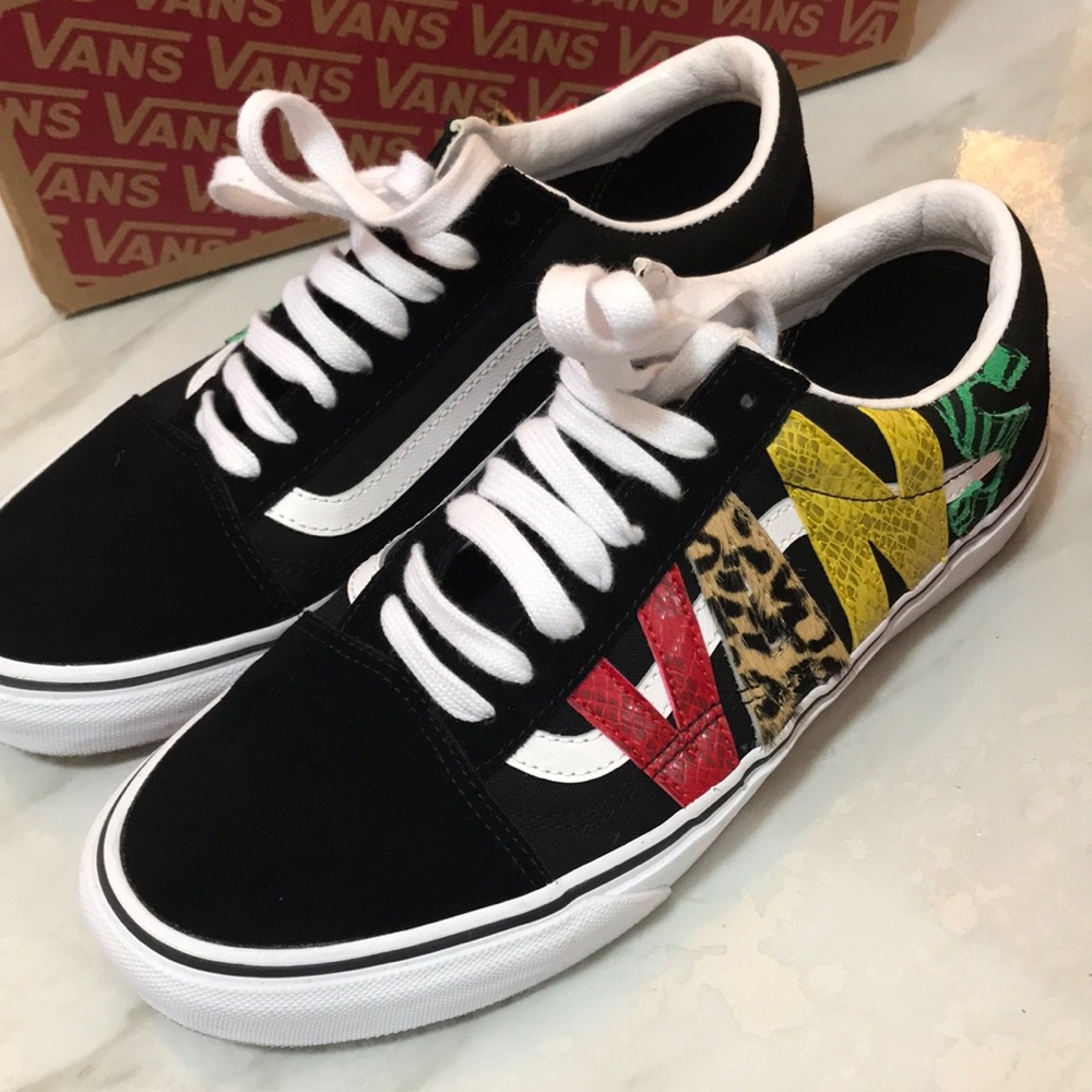 VANS sneakers sz8,NWOT